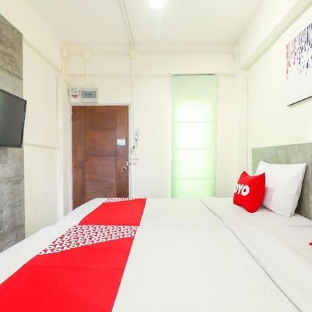 Oyo 412 7 Days Hotel Chiang Mai Eksteriør bilde