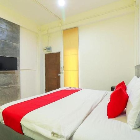 Oyo 412 7 Days Hotel Chiang Mai Eksteriør bilde