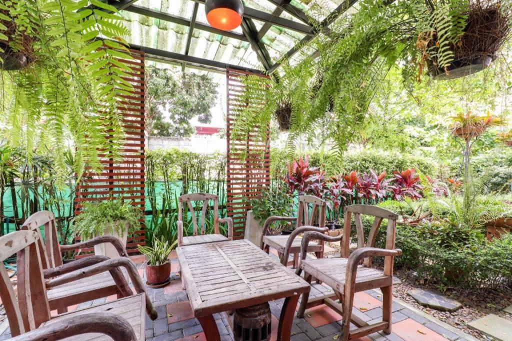 Oyo 412 7 Days Hotel Chiang Mai Eksteriør bilde