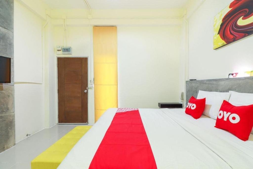 Oyo 412 7 Days Hotel Chiang Mai Eksteriør bilde