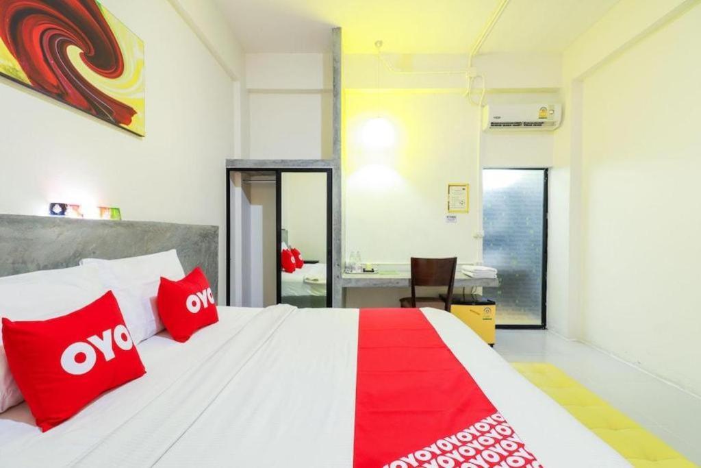 Oyo 412 7 Days Hotel Chiang Mai Eksteriør bilde