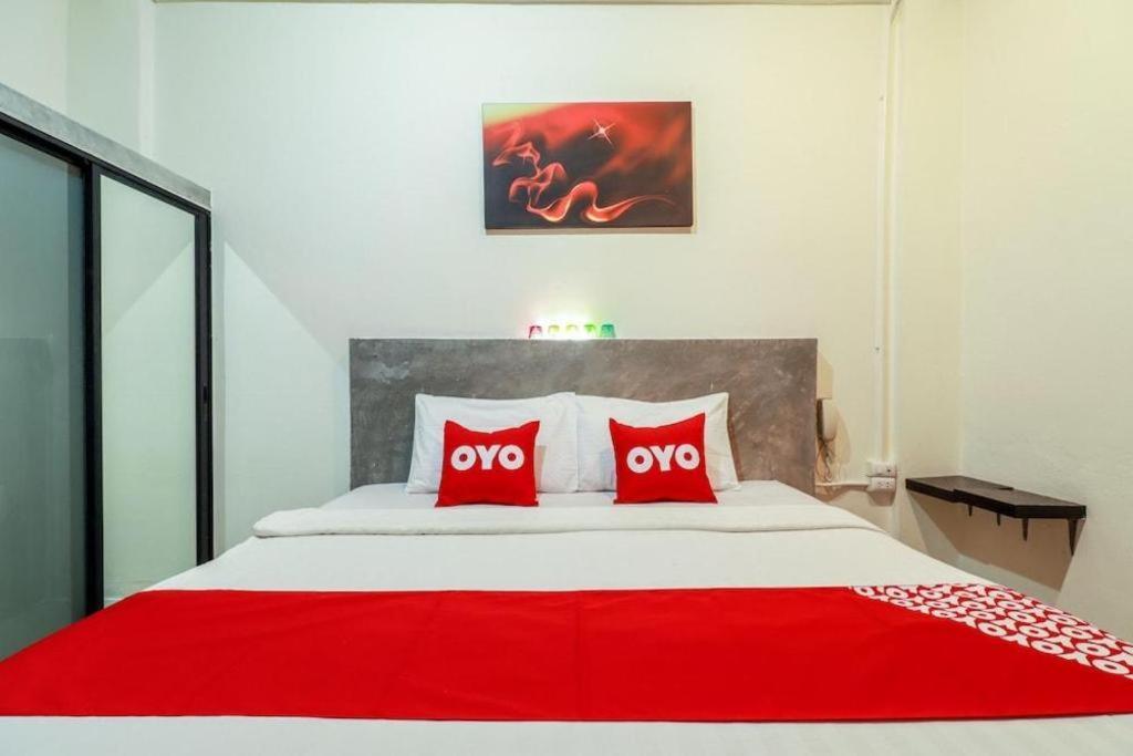 Oyo 412 7 Days Hotel Chiang Mai Eksteriør bilde