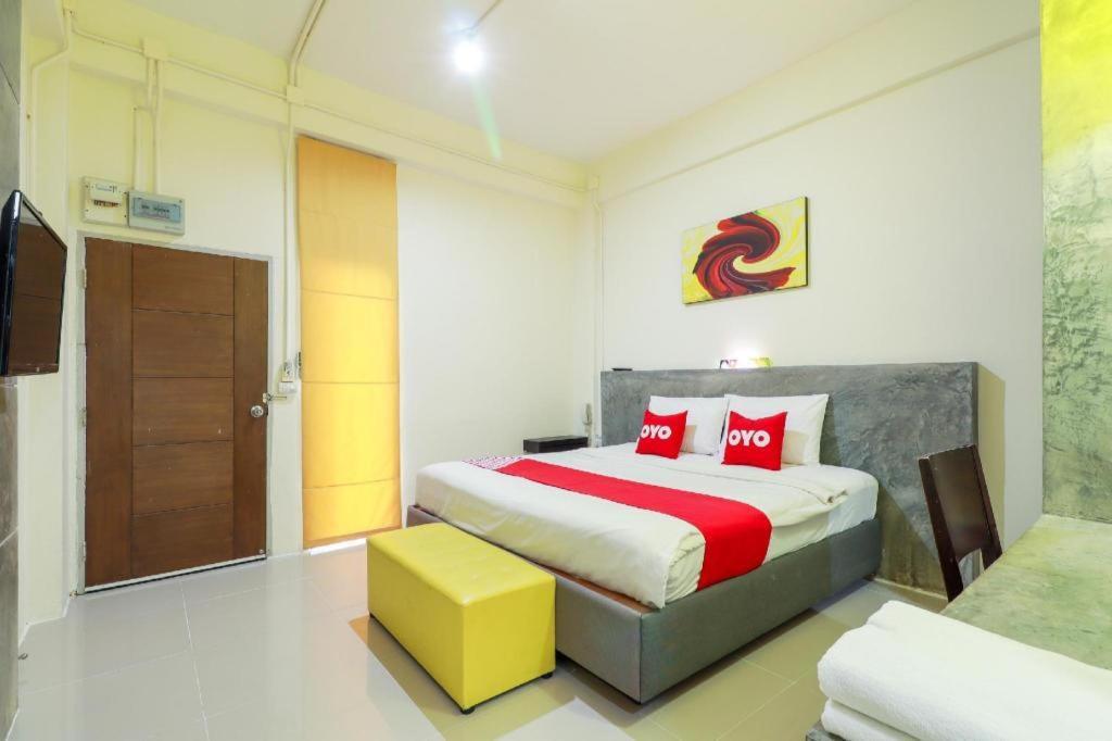 Oyo 412 7 Days Hotel Chiang Mai Eksteriør bilde