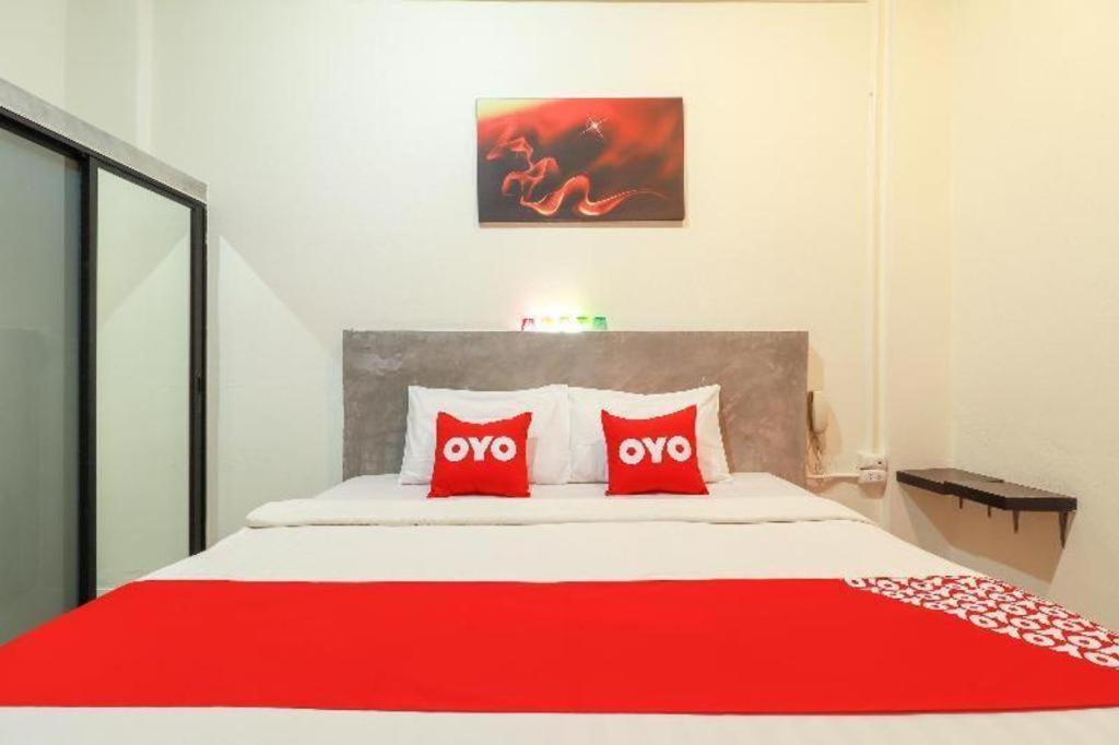 Oyo 412 7 Days Hotel Chiang Mai Eksteriør bilde