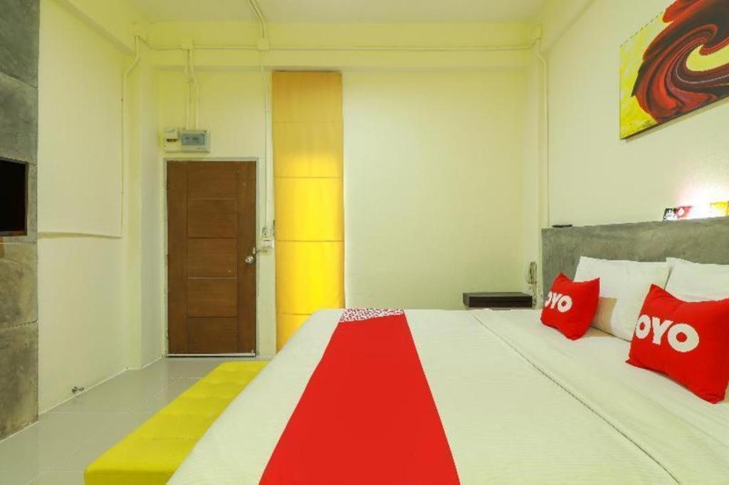 Oyo 412 7 Days Hotel Chiang Mai Eksteriør bilde