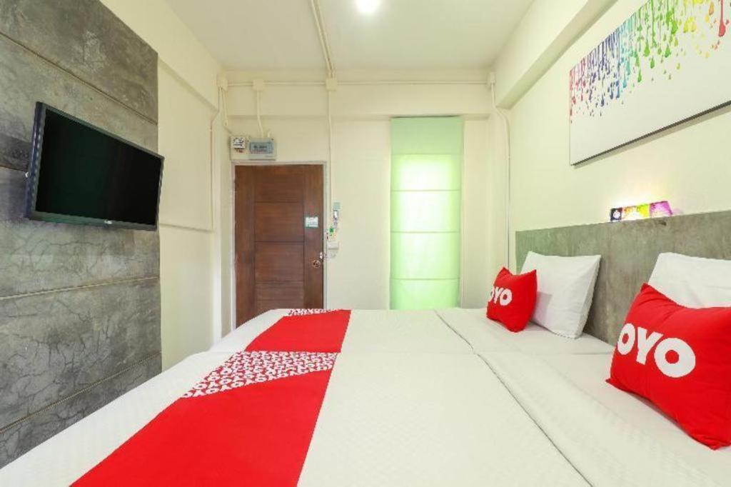 Oyo 412 7 Days Hotel Chiang Mai Eksteriør bilde