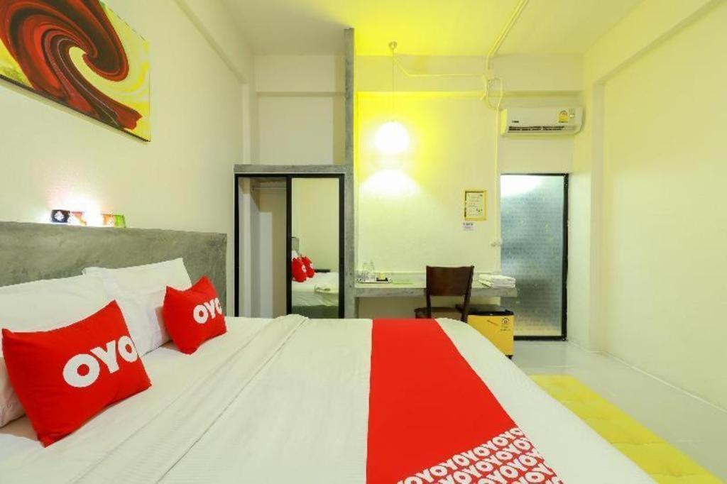 Oyo 412 7 Days Hotel Chiang Mai Eksteriør bilde
