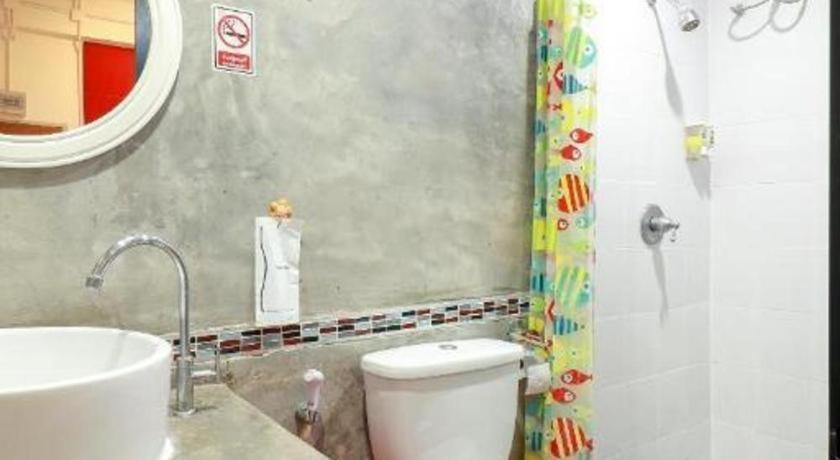 Oyo 412 7 Days Hotel Chiang Mai Eksteriør bilde