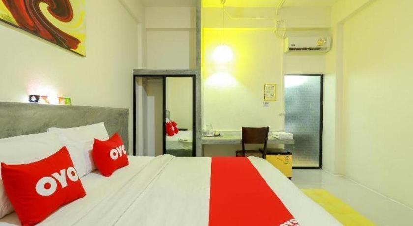 Oyo 412 7 Days Hotel Chiang Mai Eksteriør bilde