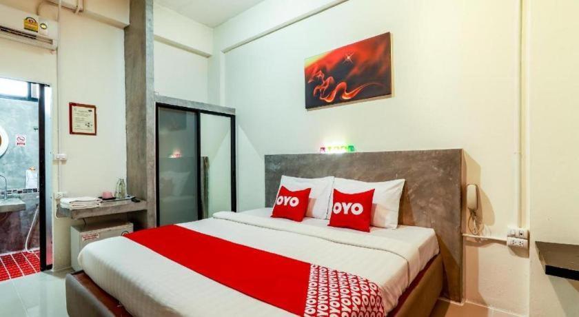 Oyo 412 7 Days Hotel Chiang Mai Eksteriør bilde