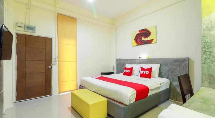 Oyo 412 7 Days Hotel Chiang Mai Eksteriør bilde