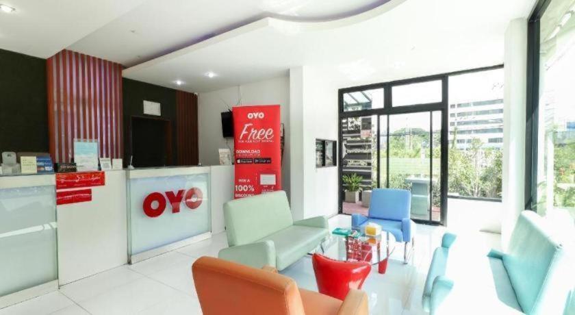 Oyo 412 7 Days Hotel Chiang Mai Eksteriør bilde