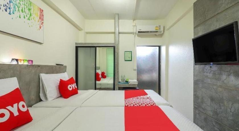 Oyo 412 7 Days Hotel Chiang Mai Eksteriør bilde