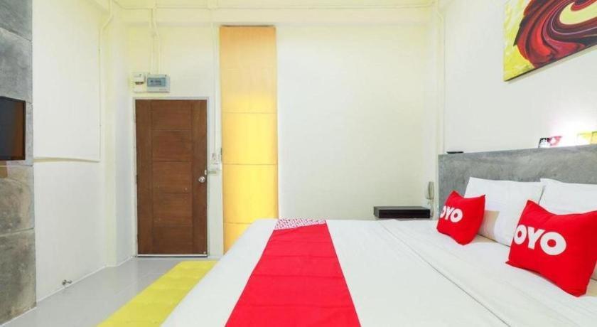 Oyo 412 7 Days Hotel Chiang Mai Eksteriør bilde