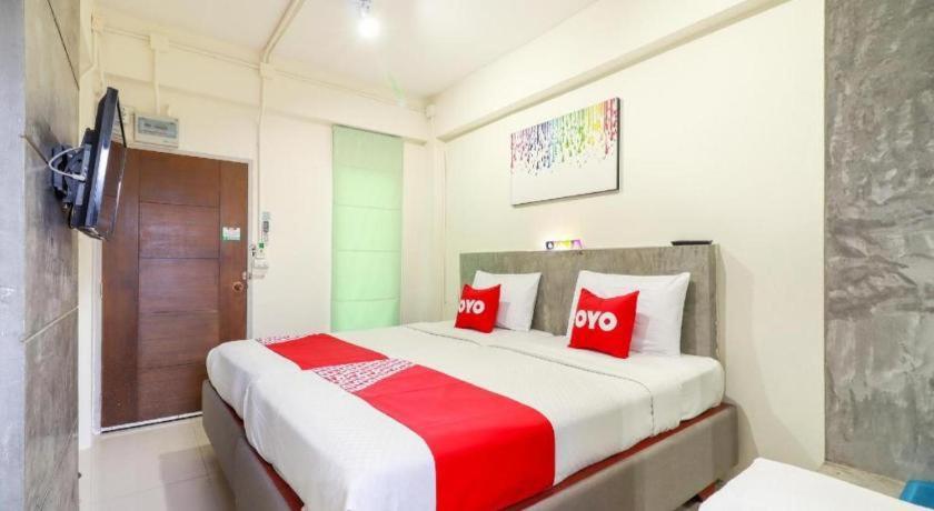 Oyo 412 7 Days Hotel Chiang Mai Eksteriør bilde