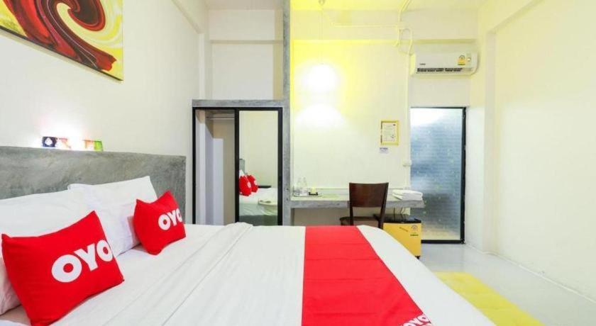 Oyo 412 7 Days Hotel Chiang Mai Eksteriør bilde