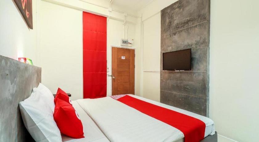 Oyo 412 7 Days Hotel Chiang Mai Eksteriør bilde