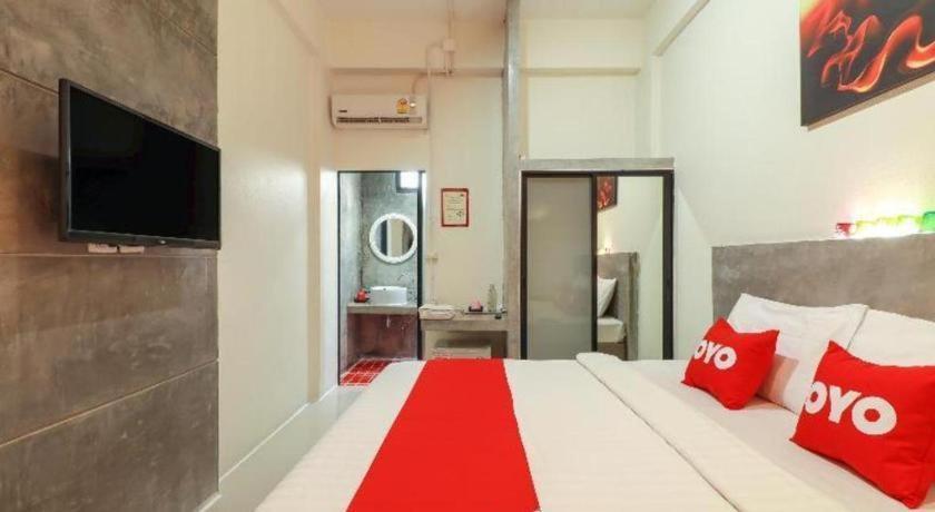 Oyo 412 7 Days Hotel Chiang Mai Eksteriør bilde