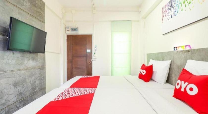 Oyo 412 7 Days Hotel Chiang Mai Eksteriør bilde