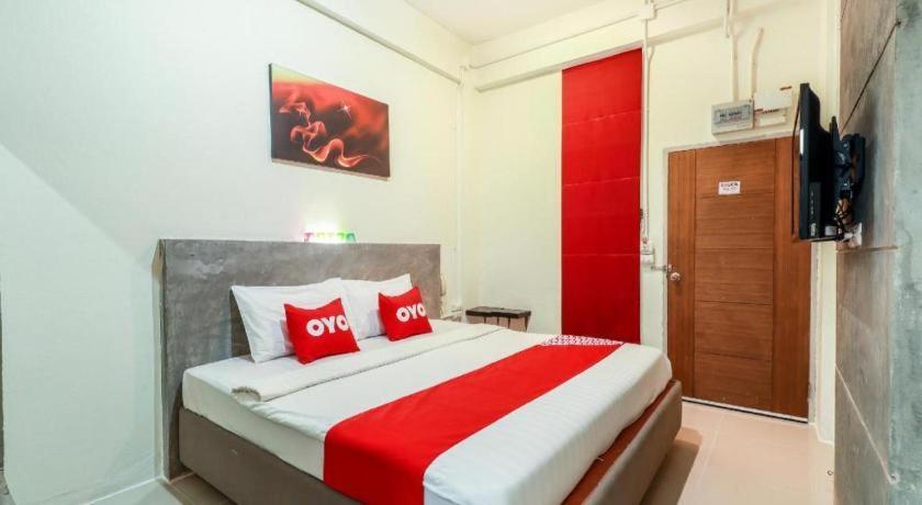 Oyo 412 7 Days Hotel Chiang Mai Eksteriør bilde