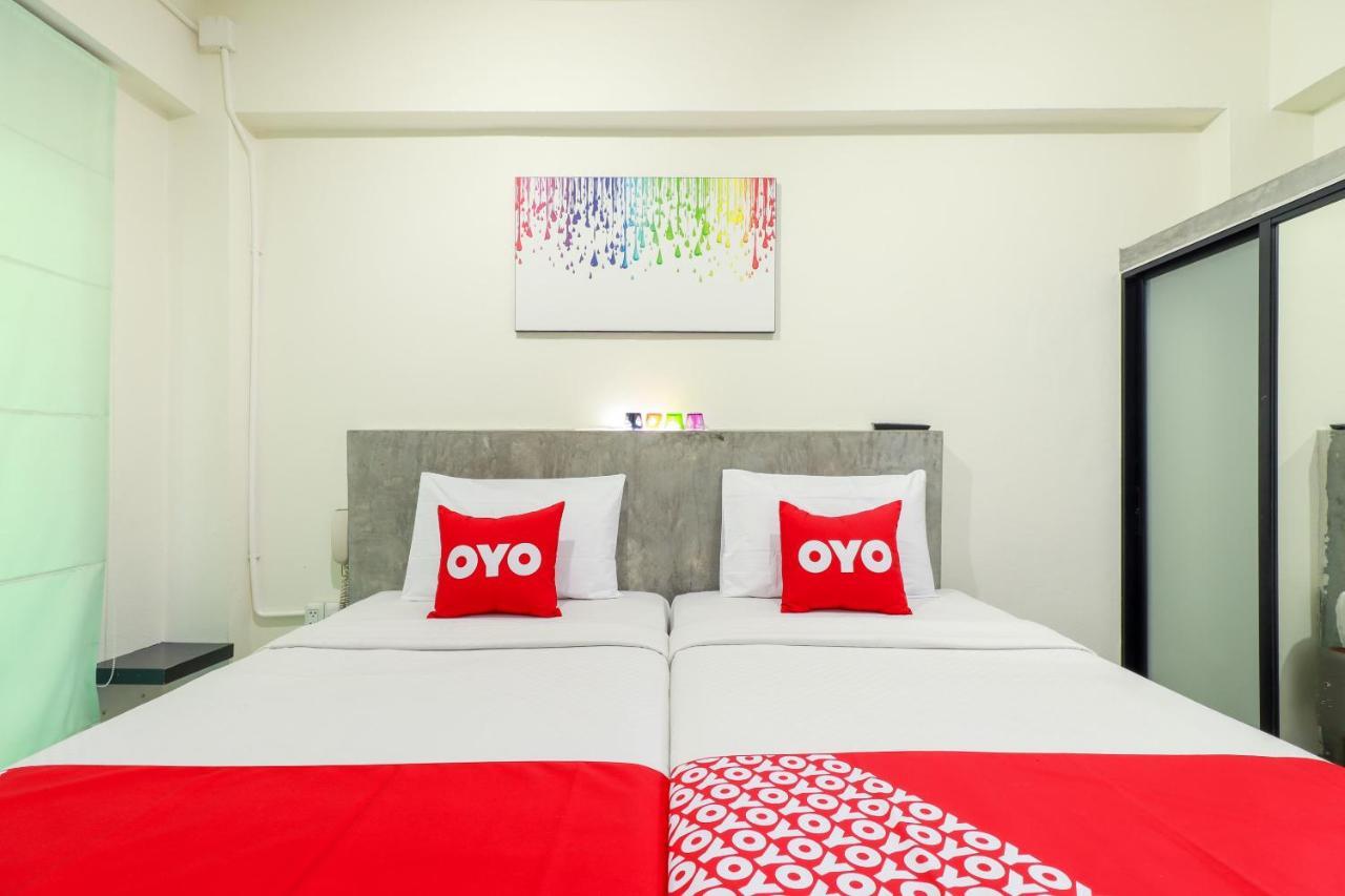 Oyo 412 7 Days Hotel Chiang Mai Eksteriør bilde